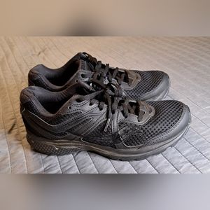 Women's Saucony Shoes